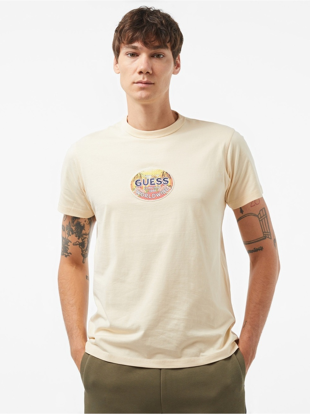 New GUESS Cream Short-Sleeve Tee with Tropical Back Patch SZ L - Picture 2 of 12